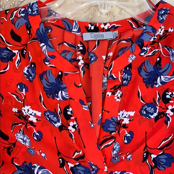 Top - Picture 2 of 3